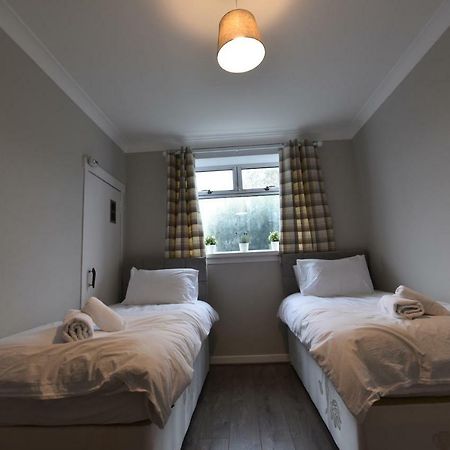 Sighthill 3 Bedrooms With Private Garden Edinburgh Exterior photo