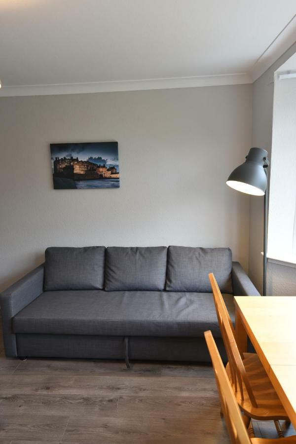 Sighthill 3 Bedrooms With Private Garden Edinburgh Exterior photo